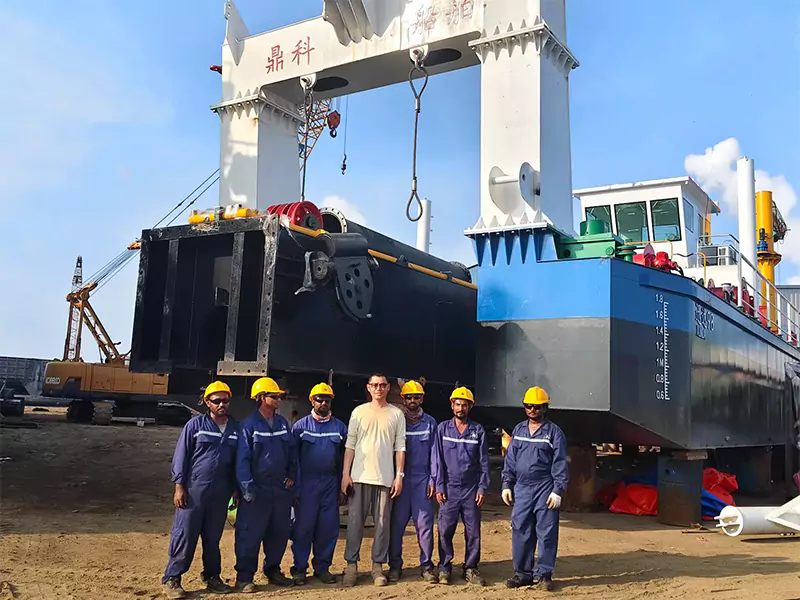 ডিংকে কোম্পানি বিদেশী ক্লায়েন্টদের সাথে গভীর সহযোগিতায় পৌঁছেছে।