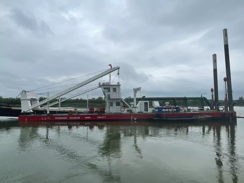 একটি গোল্ড ড্রেজার জাহাজ কিভাবে কাজ করে?