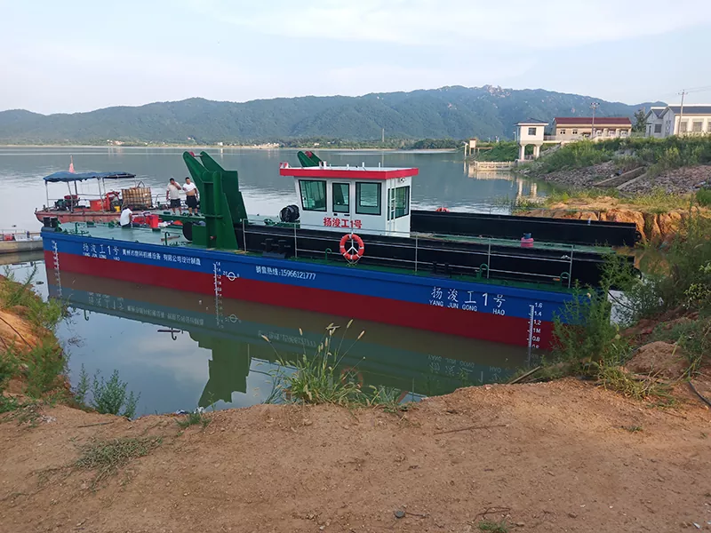 ভাসমান খননকারী প্ল্যাটফর্ম